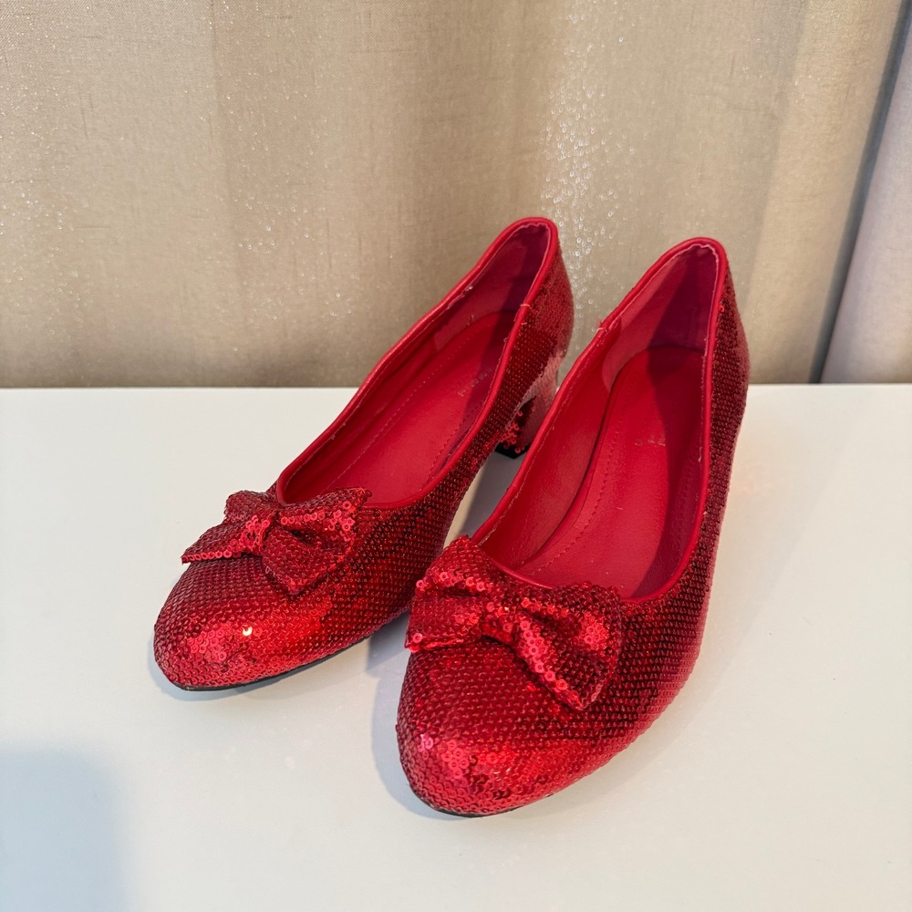 The Wizard of Oz Red Sequined Ruby Slippers Block Heel Bow Pumps Womens 9
